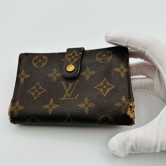 Louis Vuitton Gold Lock LV Wallet - Picture 4 of 14